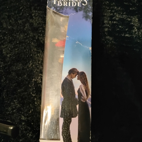 Red Figure - Picture 5 of 6